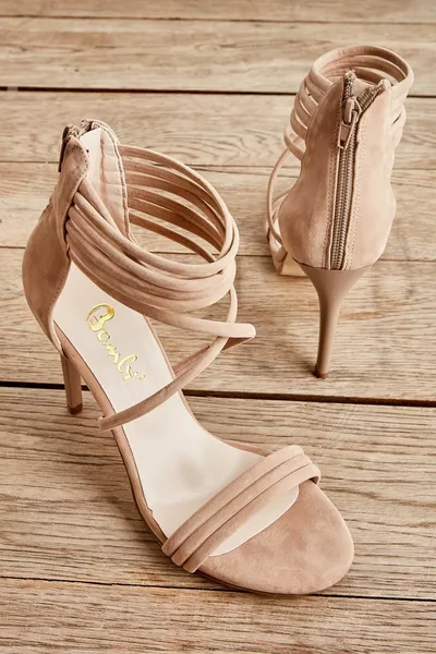 حجر سويدي المرأة مساء اللباس أحذية 