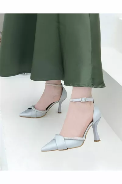 Chaussures de soirée passepoilées en pierre argentée