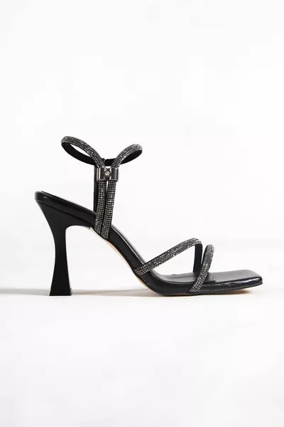 Midney Черные туфли на каблуке