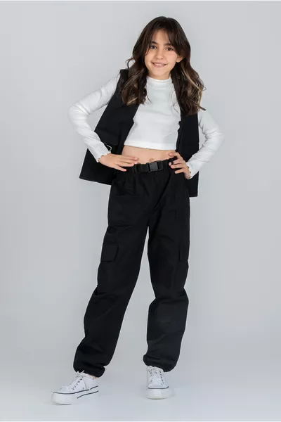 Kız Çocuk Siyah Cepli Kargo Pantolon – Rahat Lastikli Bel, Şık ve Spor Tarz