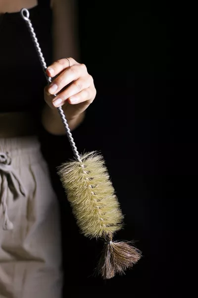 Spazzola per pulire bottiglie e oliere