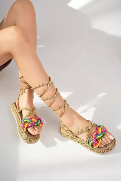 Dolgu Taban Bağlamalı Altın Renkli Garnili Kadın Ayakkabı