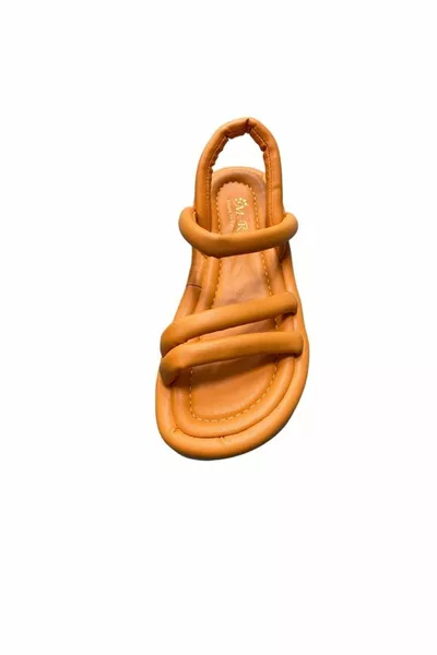 Женские босоножки на плоской подошве