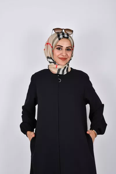 Schlichte tägliche Abaya mit versteckten Eiern in voller Größe