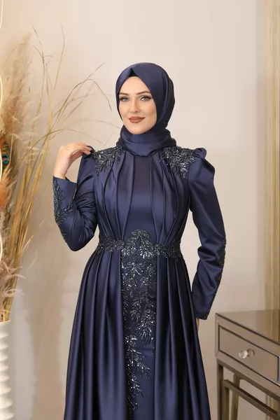 زخرفة درابيه على فستان سهرة حجاب Karaca من الأمام باللون الأزرق الداكن