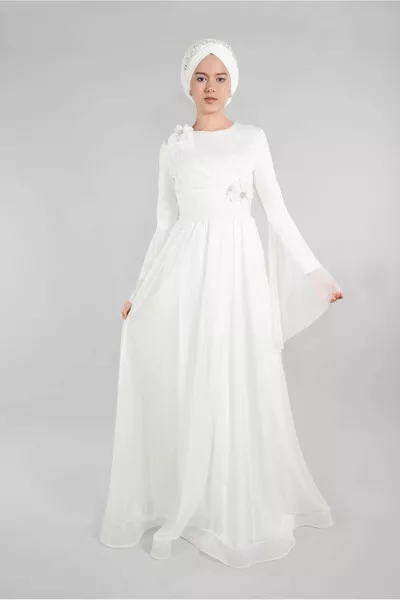ABENDKLEID MIT CREMEFARBENEN BLUMENACCESSOIRES FÜR DAMEN T 