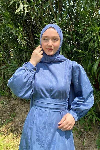 Robes de soirée en jacquard indigo