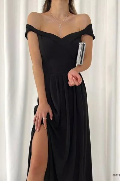 Abito Lungo da Sera Nero con Collo Madonna Plissettato in vita con Spacco