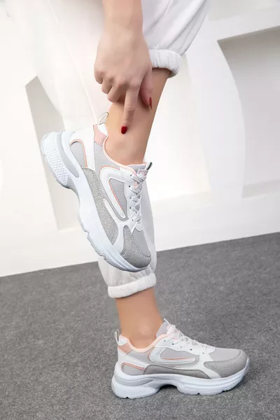 حذاء رياضي نسائي أبيض بودرة الجليد 