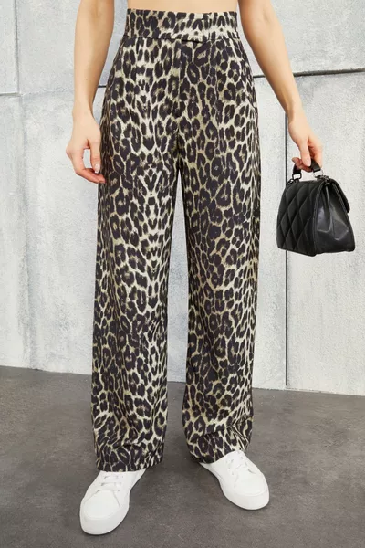 بنطال بالازو نسائي عالي الخصر بنقشة الفهد مع حزام على الخصر