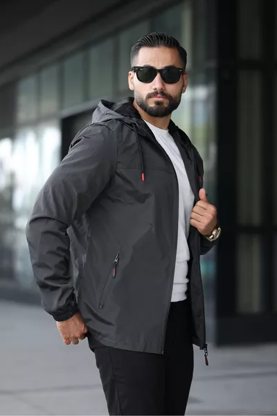 معطف رجالي مقاوم للماء بتفاصيل جيوب وموسمي
