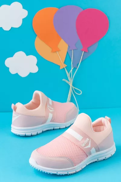 حذاء رياضي يومي مريح بدون أربطة للأطفال للجنسين من تي دي مضمون، مرن