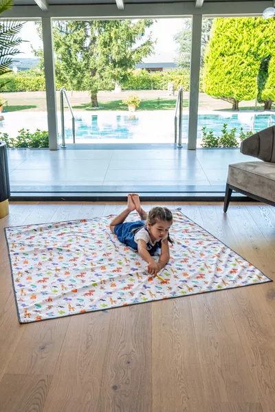 غطاء رعاية الطفل مع قاعدة أنشطة لكرسي الطعام للرضع بنقوش قطط وكلاب وحيوانات