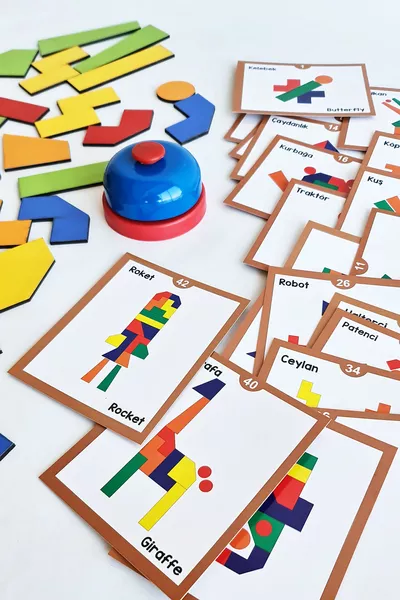 أشكال مرحة لعبة ذكاء تنمي الانتباه والتركيز