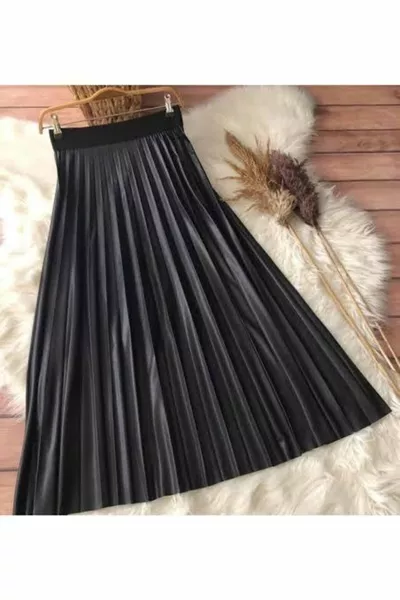 Gonna nera plissettata in pelle da donna