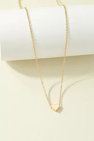 Женское золотое минималистичное колье с сердцем
