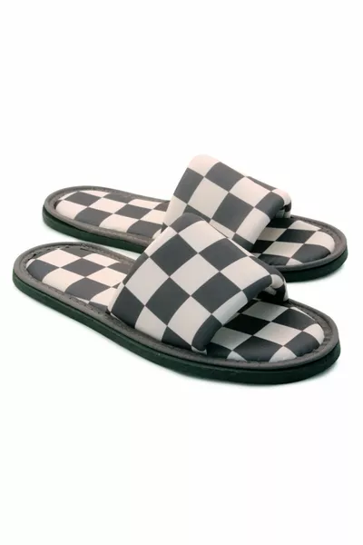 Pantofole da casa aperte da uomo con fantasia a scacchi bianco e nero e suola morbida