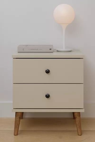 طاولة جانبية بسحّابة من ساگا