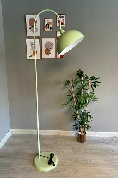 Lampada da terra Mint con paralume mobile, moderno, decorativo in metallo, per soggiorno e studio