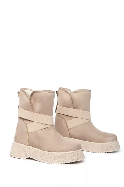 حذاء نسائي من الجلد المدبوغ العادي وبوتي 