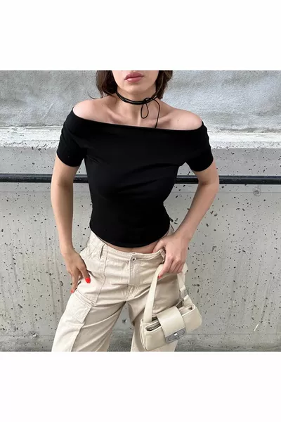 أسود مادونا طوق قصيرة الأكمام بلوزة المحاصيل