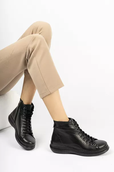 حذاء نسائي أسود جلد طبيعي 