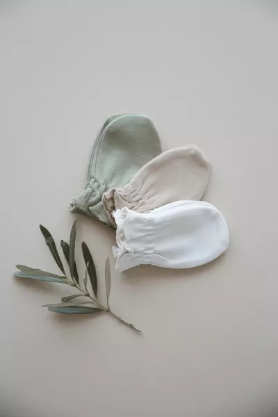 3-Piece Khaki-Cream-Mink Color Newborn Glove Set Model 3