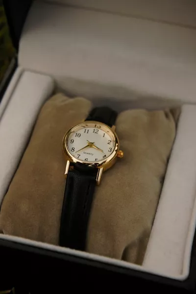 Orologio da polso classico minimal con cinturino in pelle vintage rotondo