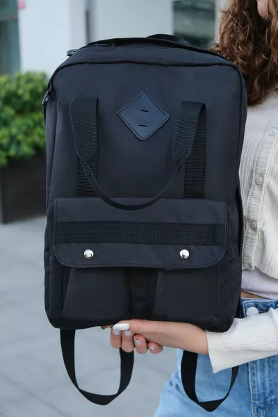 حقيبة ظهر سوداء مقاومة للماء خفيفة ومريحة من قماش إمبرتيكس للجنسين ضد السرقة (يومية، مدرسة، سفر)