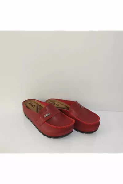 Els Red Closed-Toe Anatomical Sole Slippers
