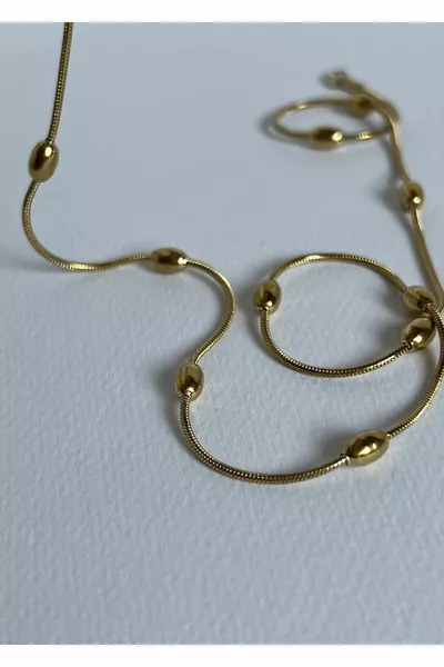 سلسلة بعقد من الفولاذ مع خرز بطول  سم