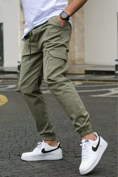 Heren groene cargobroek met zakken 