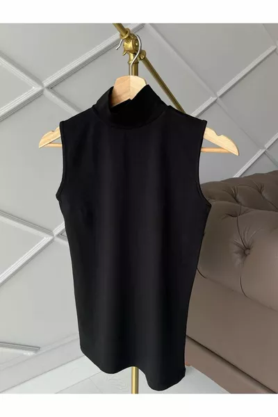 Maglia intima nera senza maniche con collo a lupetto elasticizzata