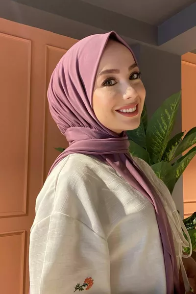 وشاح نسائي بلون وردي جاف جاهز شال 