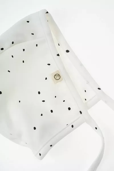 Английска шапка за бебе Cosmos бял органичен памук