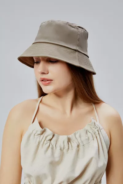 قبعة دلو قماش صيفية، قبعة صياد بسيطة للرجال والنساء، بيج للجنسين