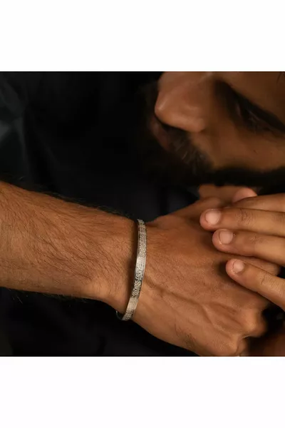 Bracciale in acciaio regolabile per uomo/donna con Ayetel Kürsi inciso