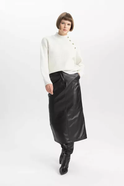 سترة ريلاكس فيت نصف الياقة المدورة wn