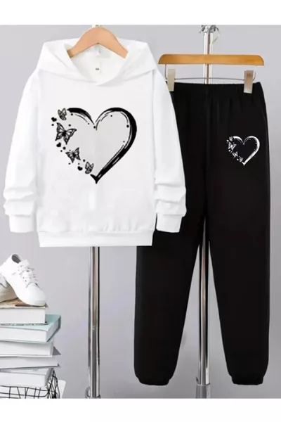 طقم رياضي للبنات بطبعة قلب وفراشة سوداء