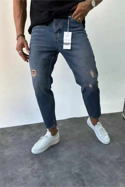 جينز أزرق رجالي بقصات ممزقة بتصميم بوي فريند