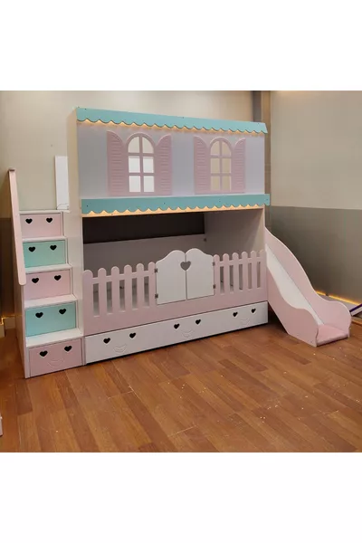 سرير بطابقين لألاجاتي مع سرير منزلق وسرير صغير