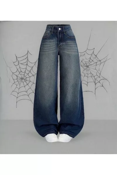 Джинсы с мешковатыми карманами в стиле K