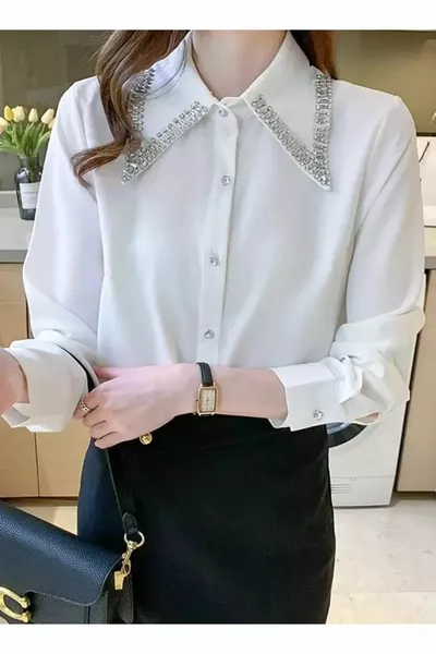 Col de chemise avec pierres