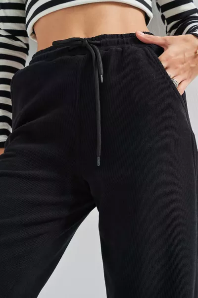 بنطال نسائي من المخمل الأسود الضيق المموج والقابل للتمدد 