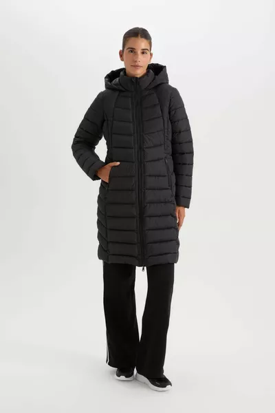 DeFactoFit Водоотталкивающая Длинная Стеганая Куртка-Парка с Капюшоном, Узкий Силуэт, С Карманами на Молнии 