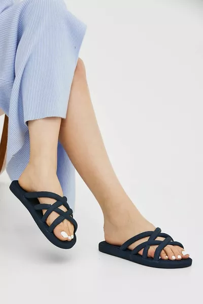  الأزرق الداكن الخوص نظرة غير النعال بركة شاطئ البحر النعال