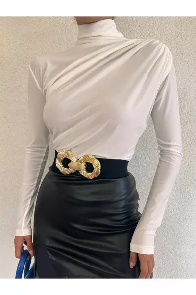 نصف حلق شيريد ساندي بلوزة