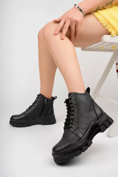 أحذية جلدية نسائية سوداء من الجلد الطبيعي 