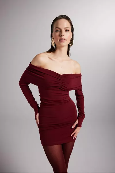 مادونا طوق اصطف ميني دريمر اللباس بورجوندي