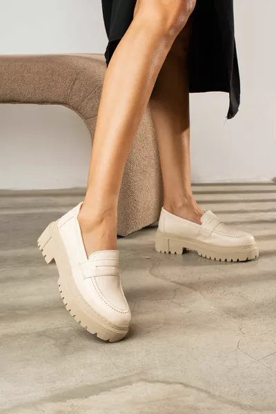 عارضة المرأة المتسكع كلاسيك سميكة وحيد سلسلة البيضاوي اصبع القدم المتسكعون 